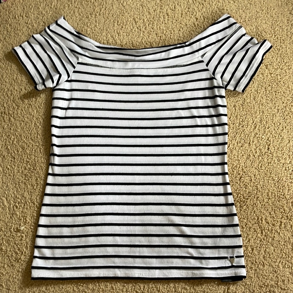 guess off the shoulder top